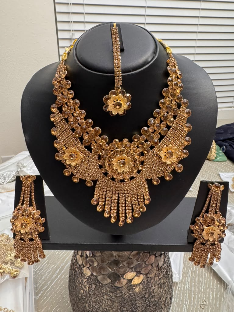 Luxury Gold Bridal Necklace Set with Floral Crystal Design