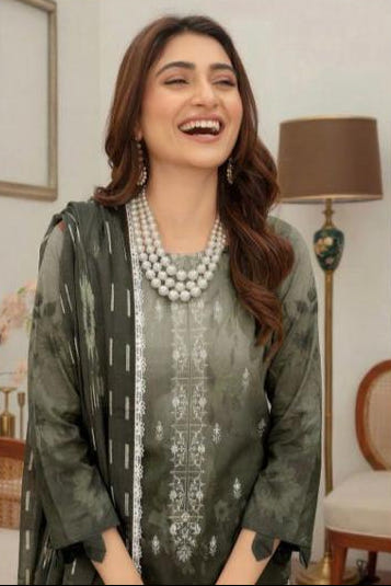 Embroidered Lawn Suit with Chiffon Dupatta – Style 5