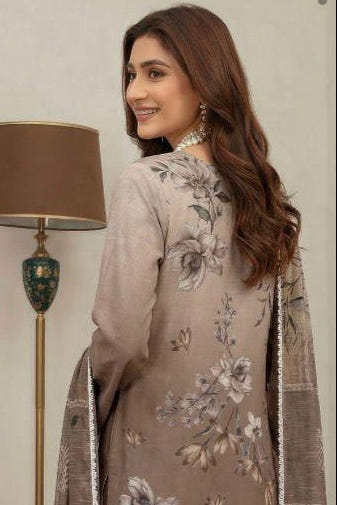 Embroidered Lawn Suit with Chiffon Dupatta – Style 7