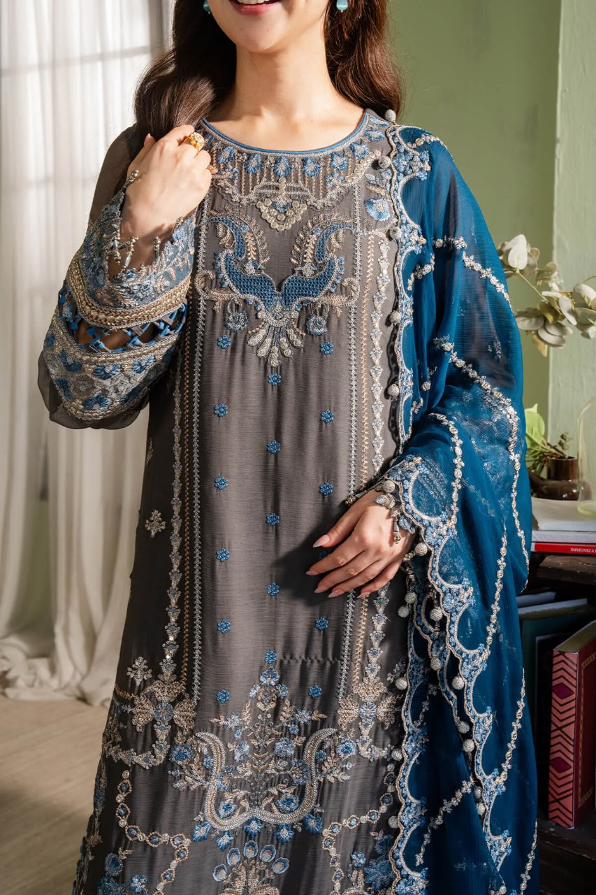 Imrozia Fancy Embroidered Lawn 3 Piece Suit