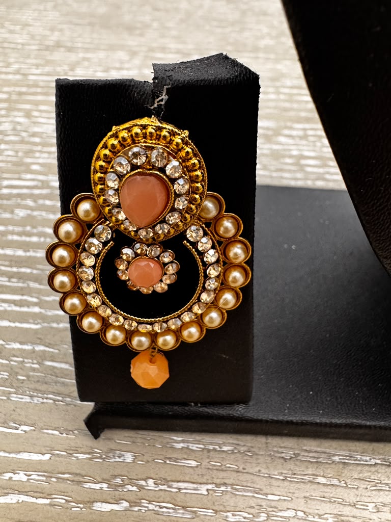 Peach Kundan Choker Jewelry Set – Necklace, Earrings & Maang Tikka