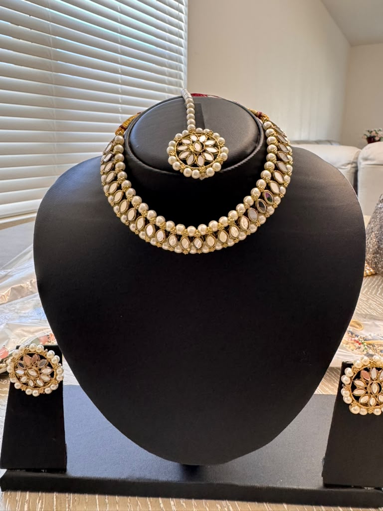 Classic Pearl & Kundan Choker Jewelry Set – Necklace with Stud Earrings