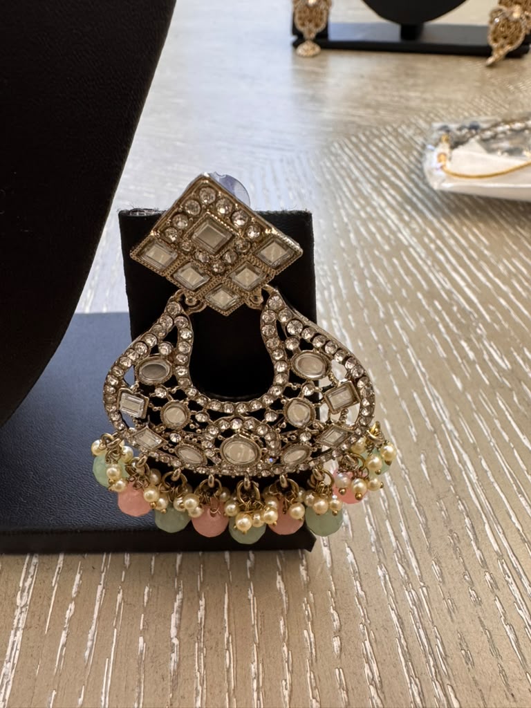 Pastel Mirror & Pearl Bridal Jewelry Set with Earrings & Maang Tikka
