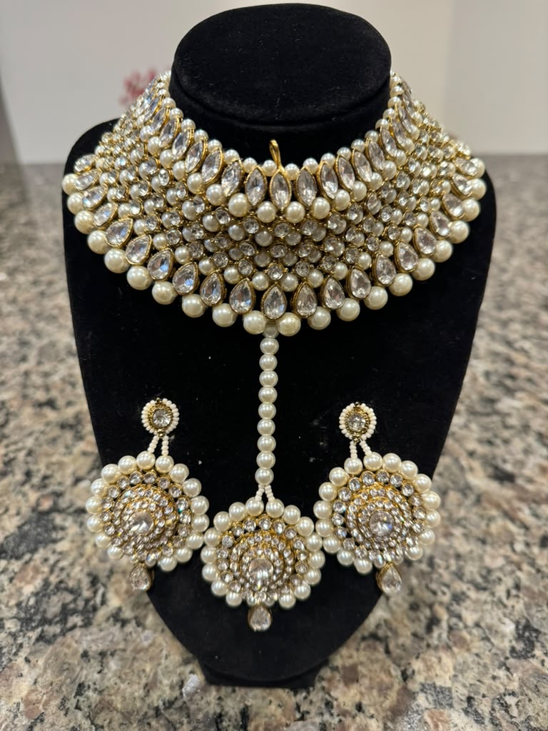 Luxury White Kundan Pearl Bridal Choker Set with Earrings & Maang Tikka