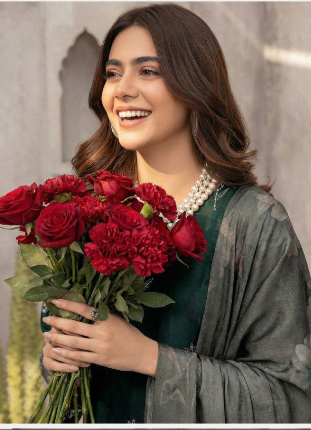 Emerald Green Embroidered Lawn Suit with Chiffon Dupatta