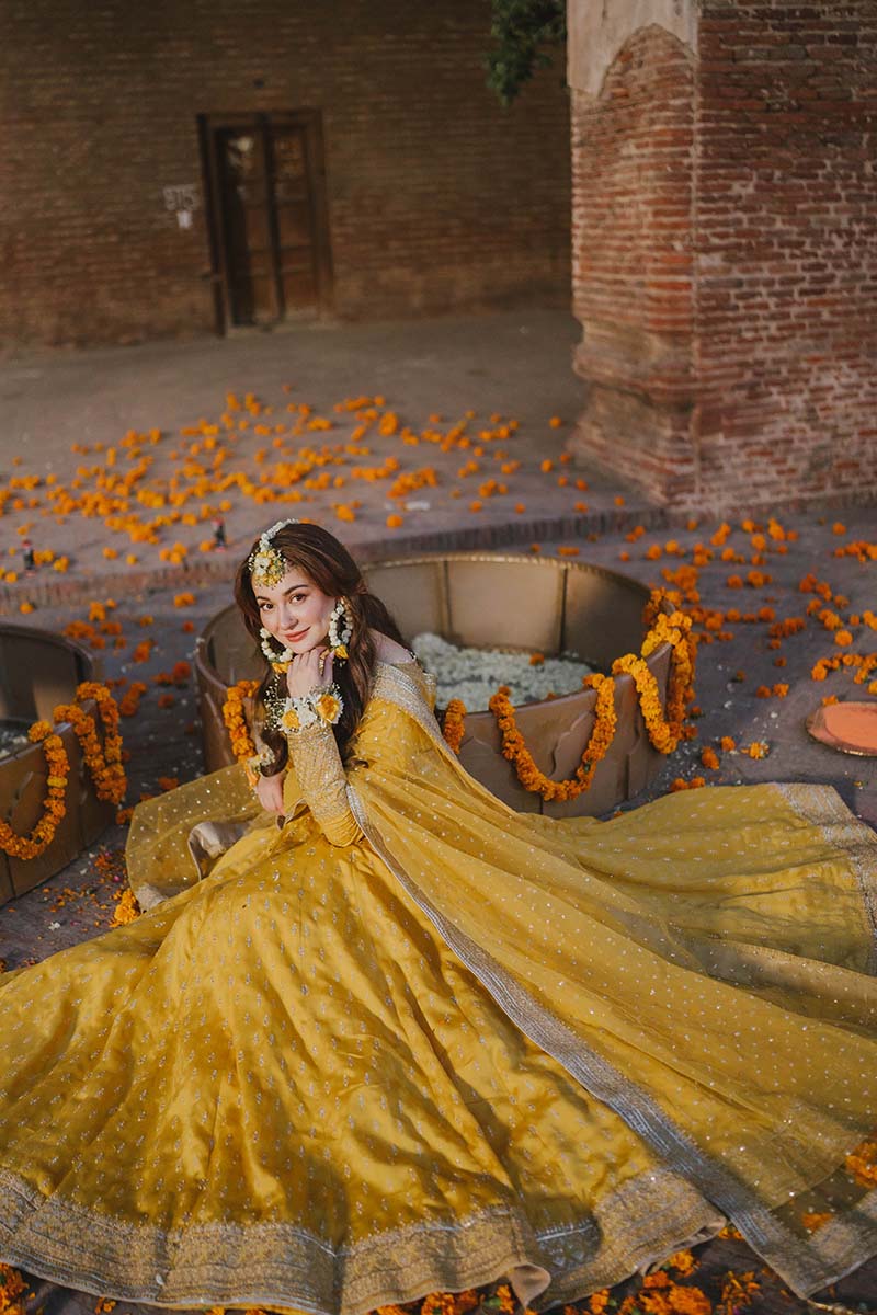 Yellow Bridal Pishwas with Embroidered Dupatta – Mehndi Wedding Dress