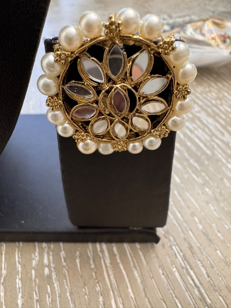 Classic Pearl & Kundan Choker Jewelry Set – Necklace with Stud Earrings