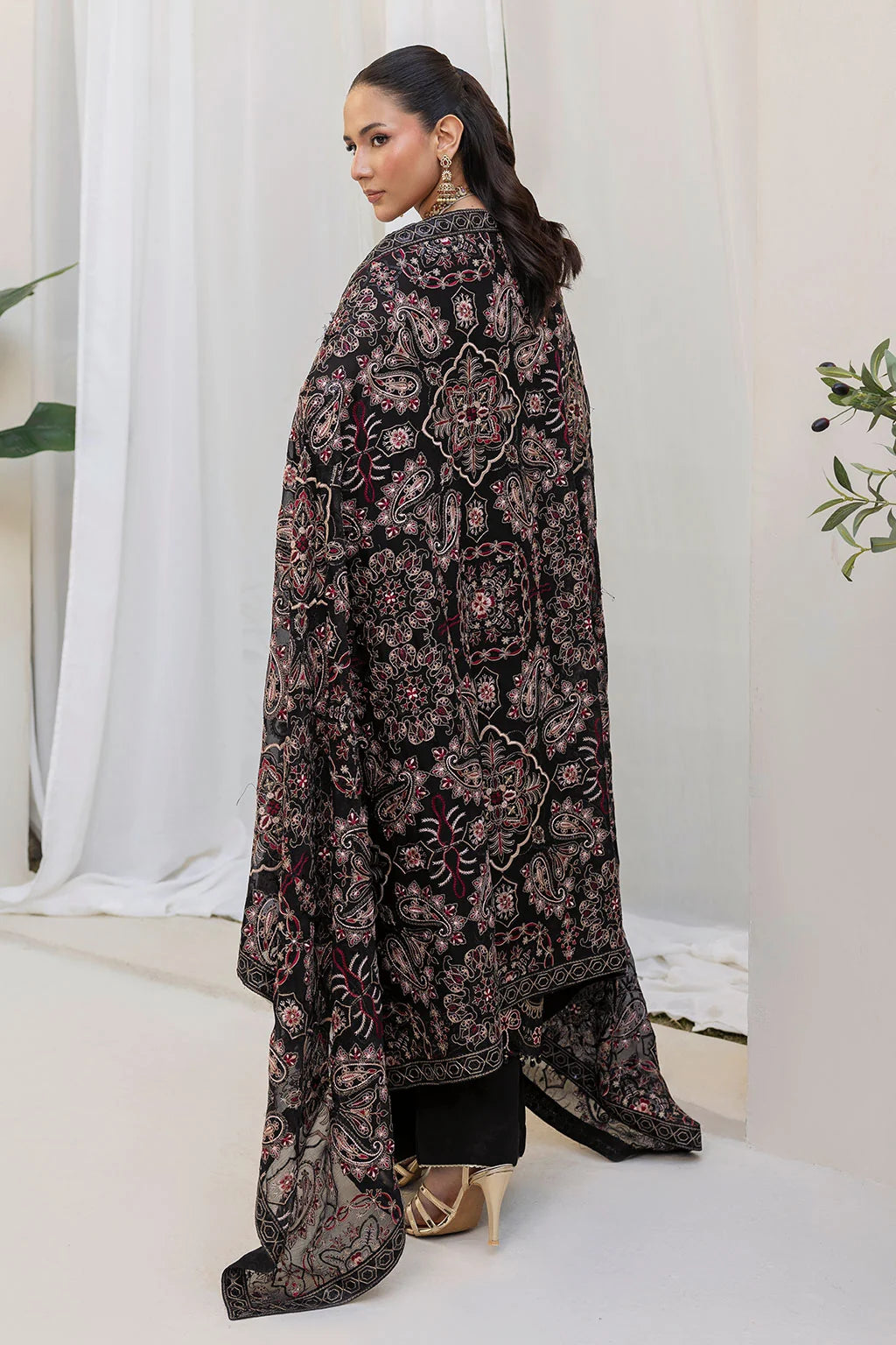 Embroidered Chiffon Suit with Sequins & Hand Embellished Organza ( EC114 )